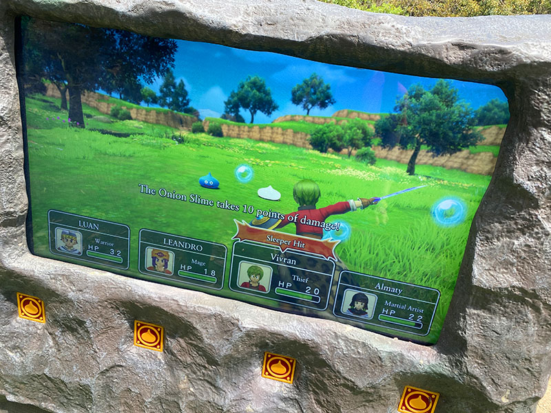 Uma tela mostrando uma batalha em Dragon Quest Island